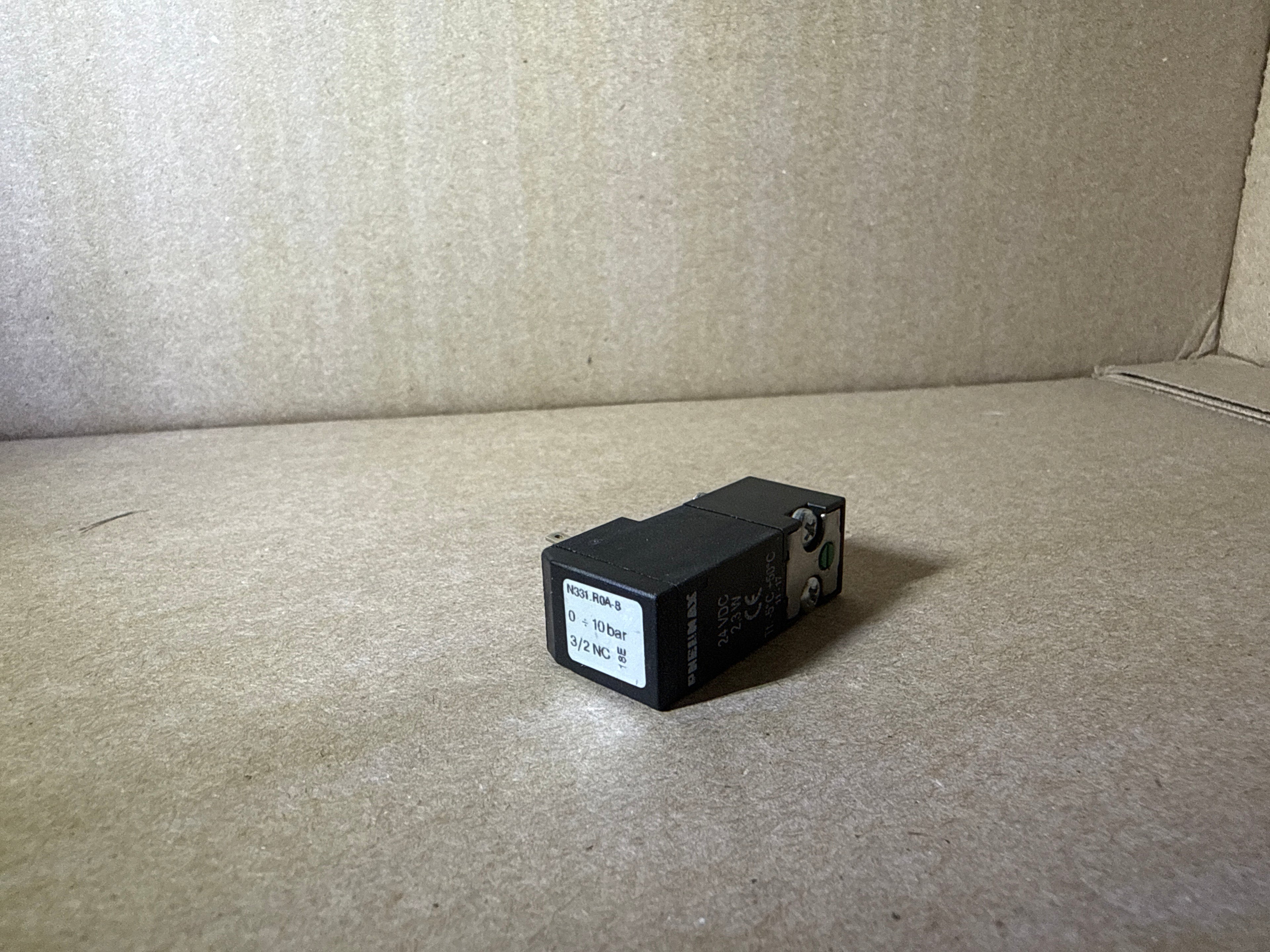 N331.R0A-8  2,3 w  NC 24vdc