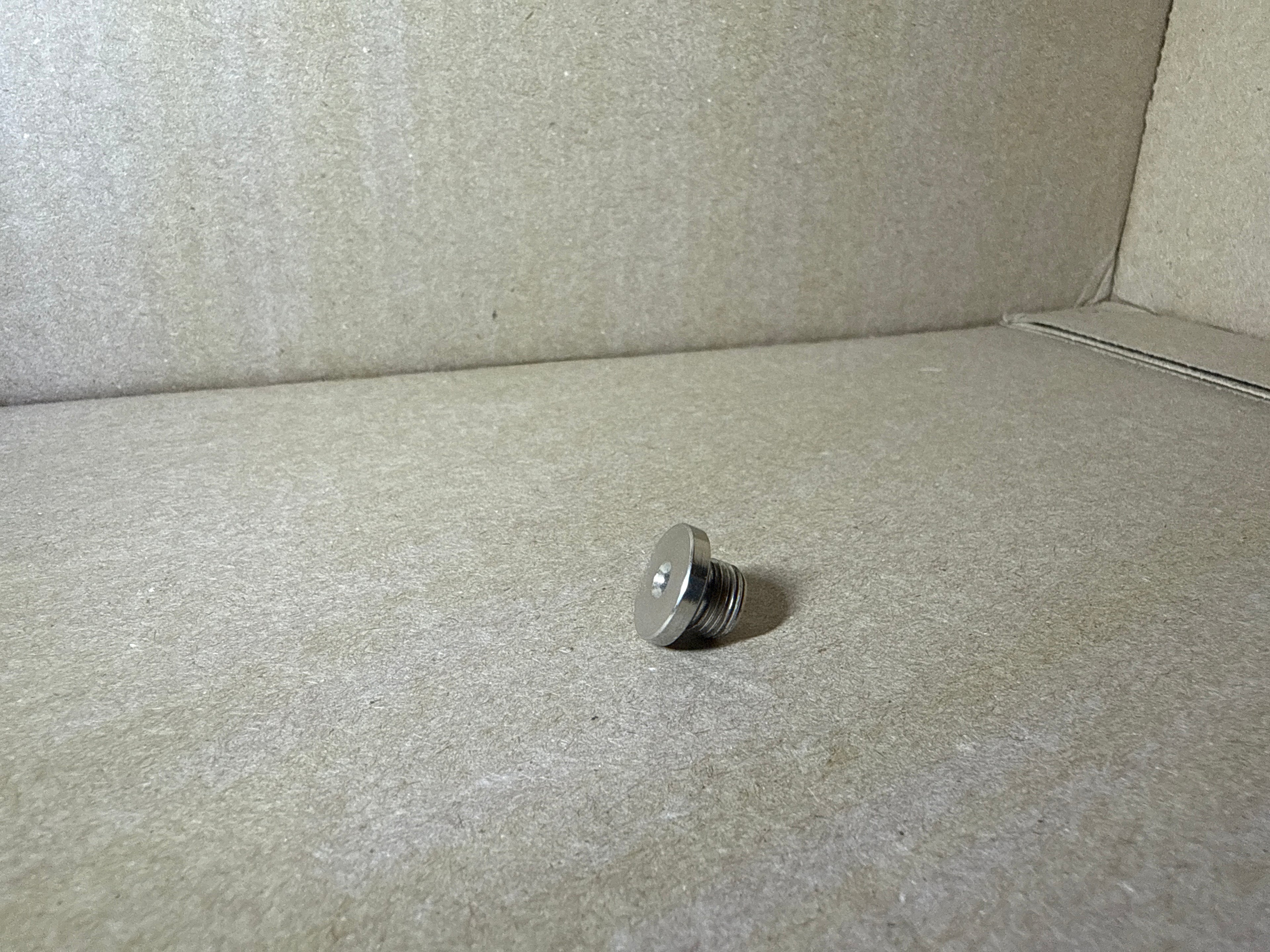 A7-1/8 Bouchon metal filleter 1/8