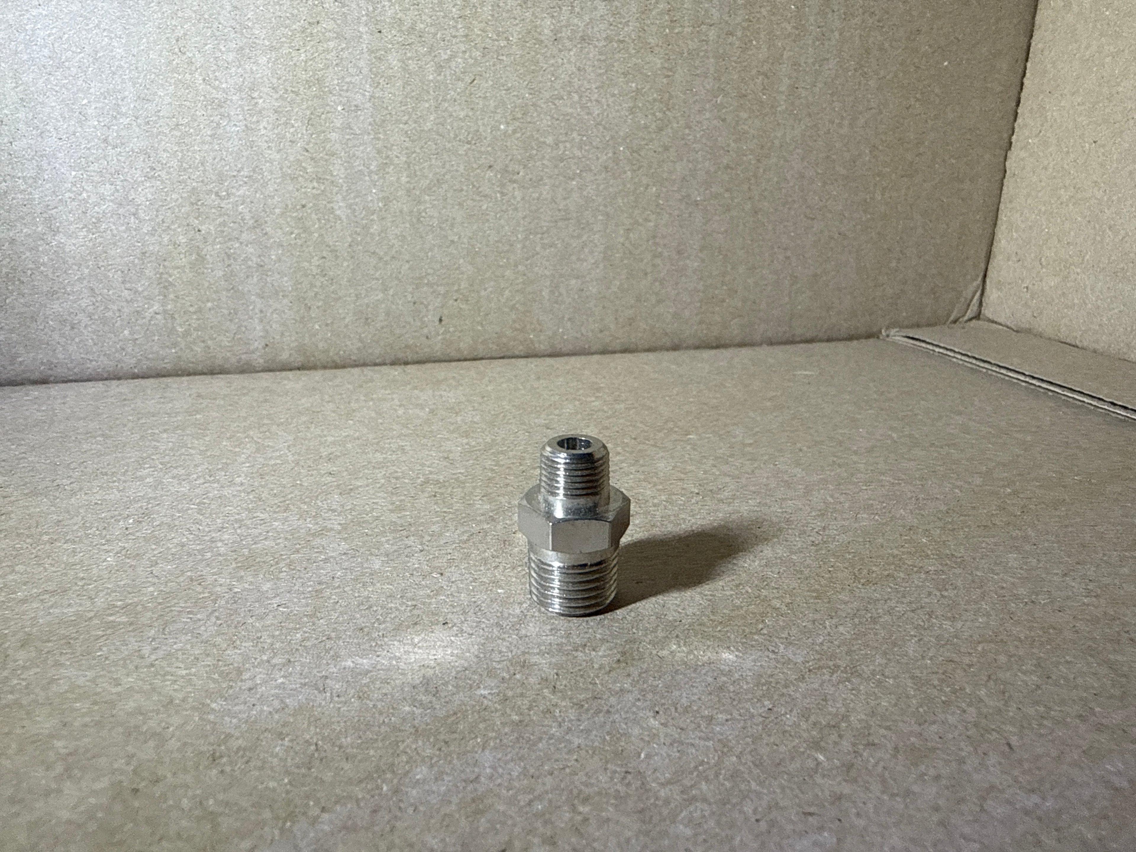 A2-1/8-1/4 adapteur male 1/8 male 1/4